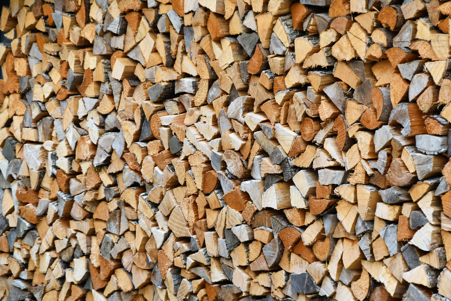 Seasoned Hardwood Logs (1m3 loose)